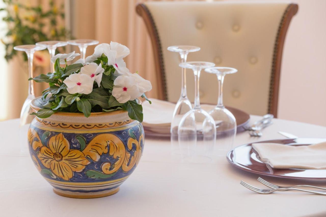 Hotel Sole Castello (Adults Only) Таормина Экстерьер фото