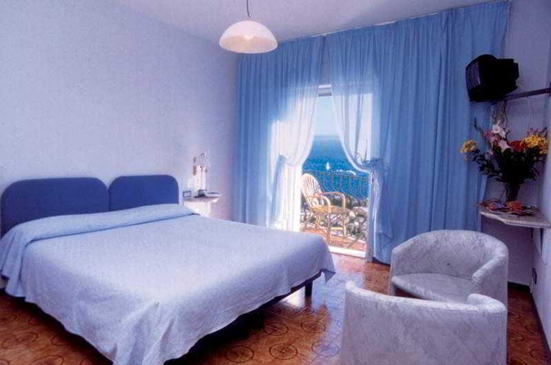 Hotel Sole Castello (Adults Only) Таормина Экстерьер фото